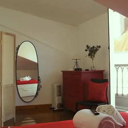 Whome Sol D'alfama Апартаменты Лиссабон
